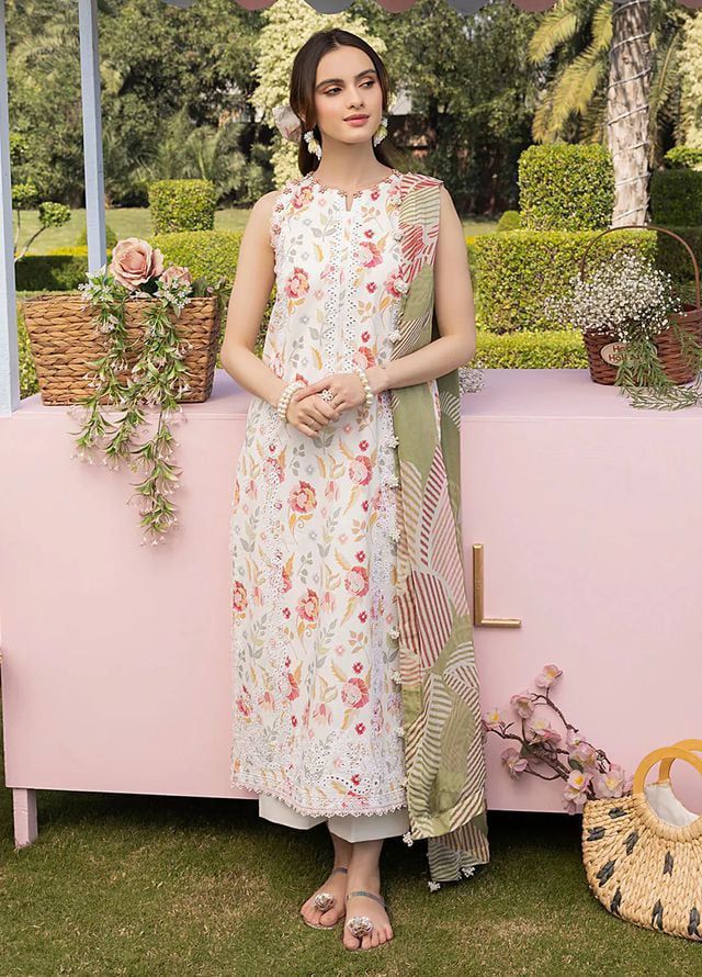 *Alhamdulillah*
𝘽𝙧𝙖𝙣𝙙 : *maria b baroque iznik replica
𝙎𝙩𝙪𝙛𝙛: *lawn 3pc