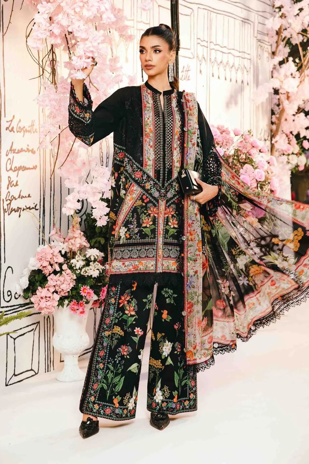 *Alhamdulillah*
𝘽𝙧𝙖𝙣𝙙 : *maria b baroque iznik replica
𝙎𝙩𝙪𝙛𝙛: *lawn 3pc